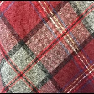 Vintage 70’s Women’s Plaid Knee Length A-line Burgundy & Gray Wool Skirt US M